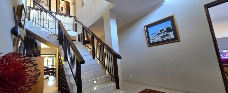 6 Bedroom Property for Sale in Franskraal Western Cape